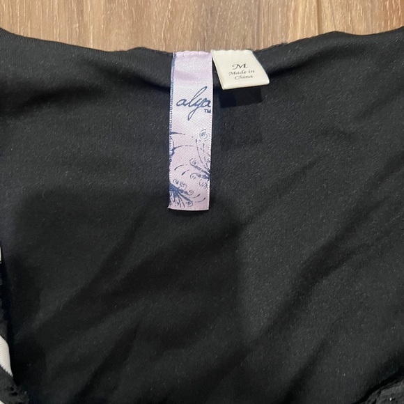 NWOT Francesca's Collections Alya Eyelet Black & White Striped Dress Size Medium - Picture 2 of 3